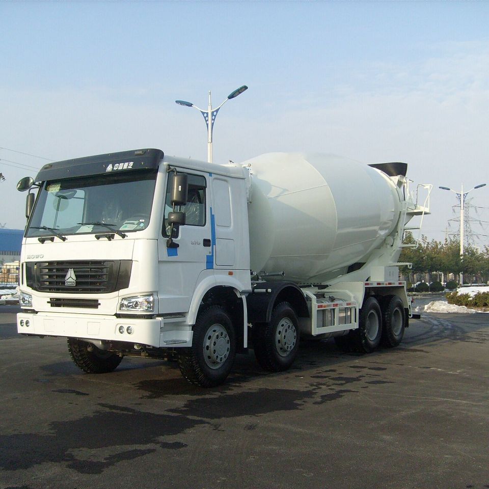 Camion malaxeur à béton